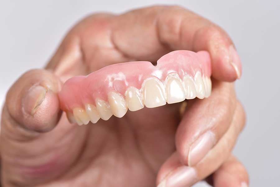 A Guide to Resolving Common Denture Problems